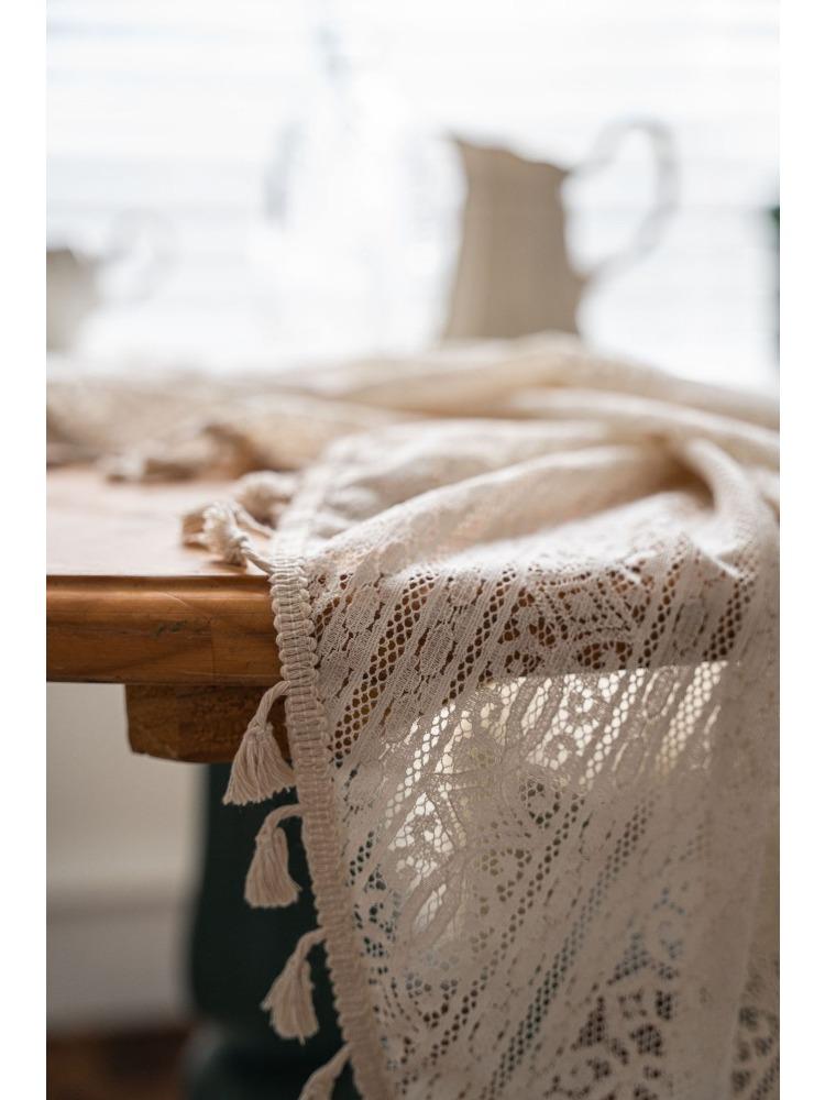 American Country Style Vintage Crochet Hollow Tablecloth, Rice White Crochet Plaid Pattern Decorative Tablecloth Suitable for Home Decoration, Picnic