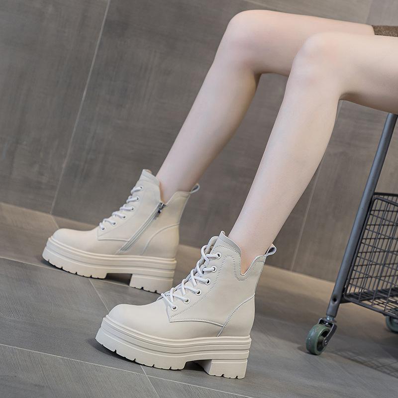 In the autumn of 26, the new small thick-soled wedge heel muffin women's shoes have casual medium tube short boots and velvet women's boots.