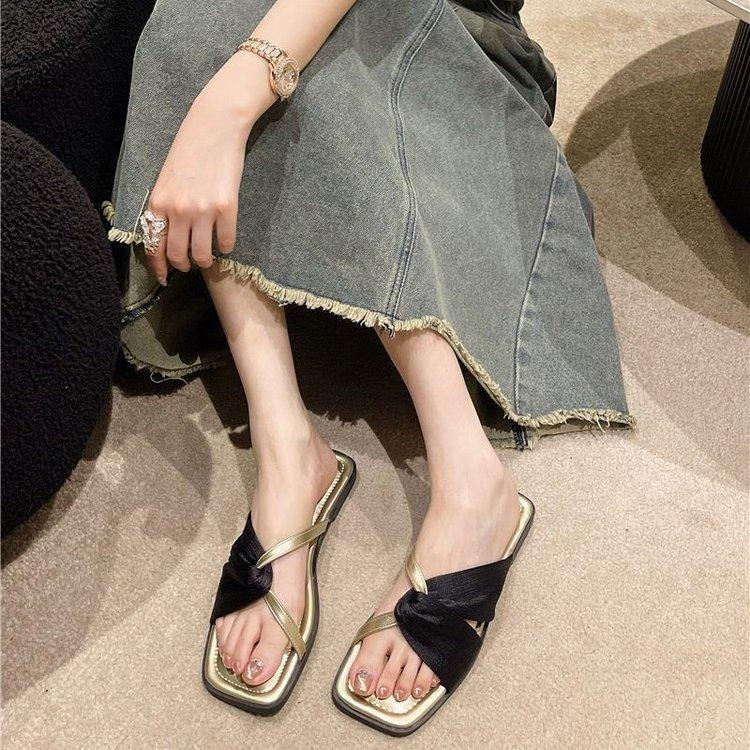 French Flat-bottomed Cool Slippers Women's Shoes Outer Wear 2025 Summer New Fashion Low-heeled Fairy Wind Open-toed Cool Slippers