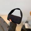 Fashionable Minimalist Shoulder Bag For Daily Use With Spacious Design And Stylish Colors