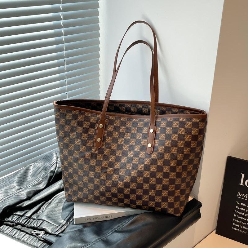 

Large capacity plaid tote bag women s new versatile commuter shoulder bag fashion handbag