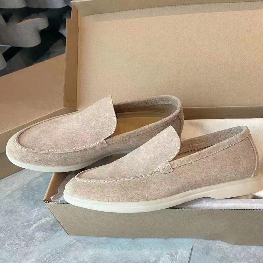 Men's Casual Loafers Are Light, and The Same Lazy Shoes Are Pedaled Every Day.