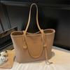 Niche retro tote bag women's autumn new high-end texture casual versatile shoulder armpit bag