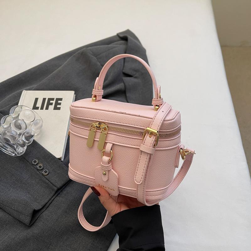 High-end Niche Bag Women's Spring and Summer 2025 New Versatile Fashion Messenger Bag Korean Version Casual Mini Bucket Bag