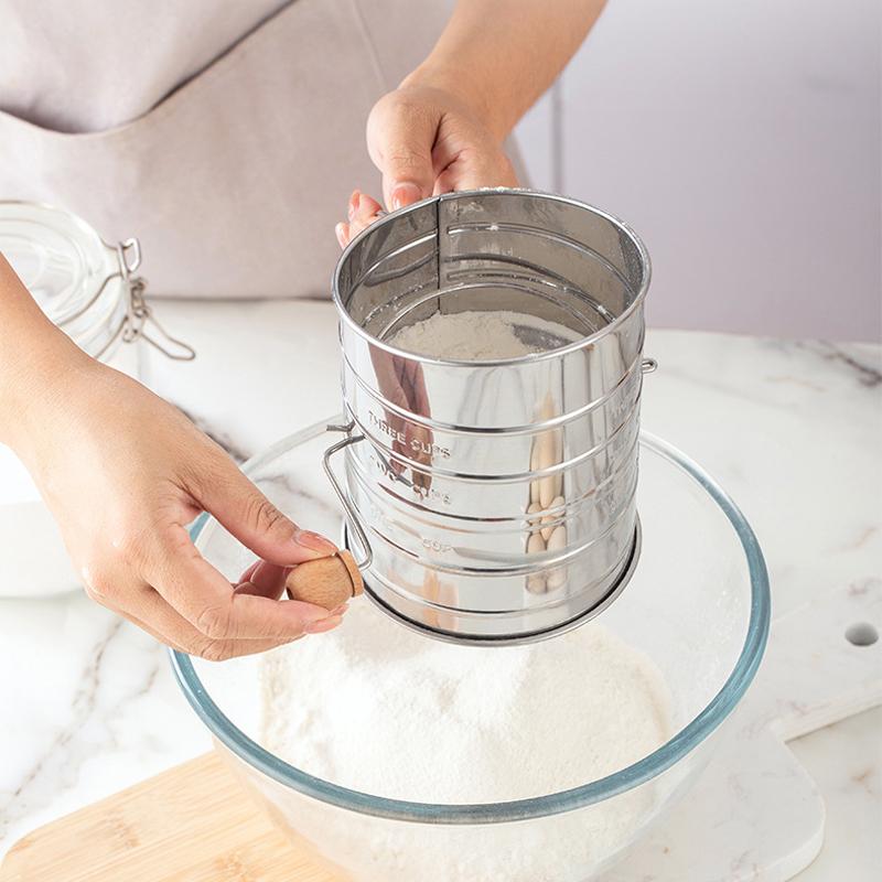Stainless Steel Sifter with Measuring Scale Handheld Semi-Automatic Flour Sieve Cup Sugar Mesh Sieve Baking Sieve Strainer