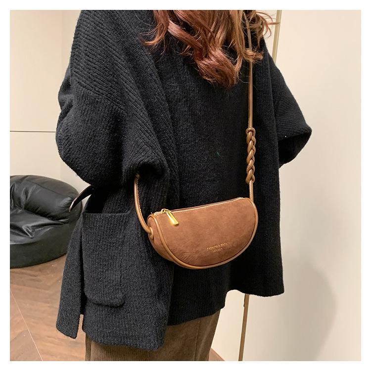 Fashion New Favorite! High-end Niche Dumpling Bags Lead the Trend of Going Out On the Street