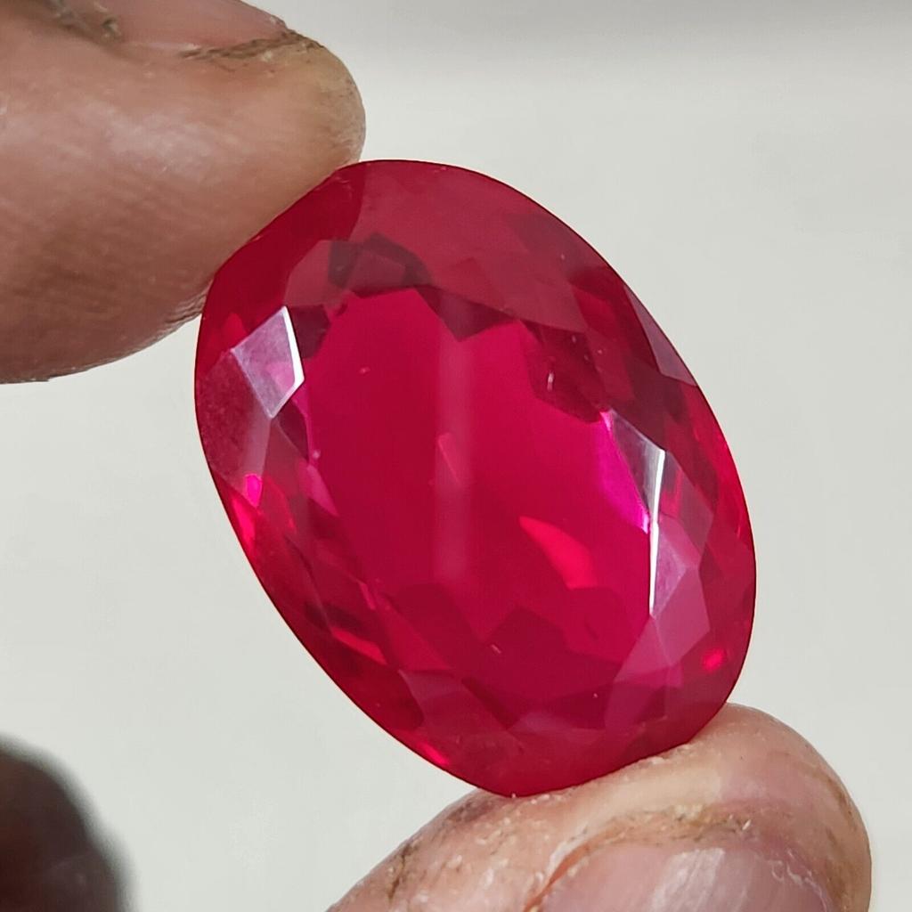 32,90 Karat Erhitzter ZERTIFIZIERTER Roter Rubin Atemberaubende Form Oval Loser Edelstein