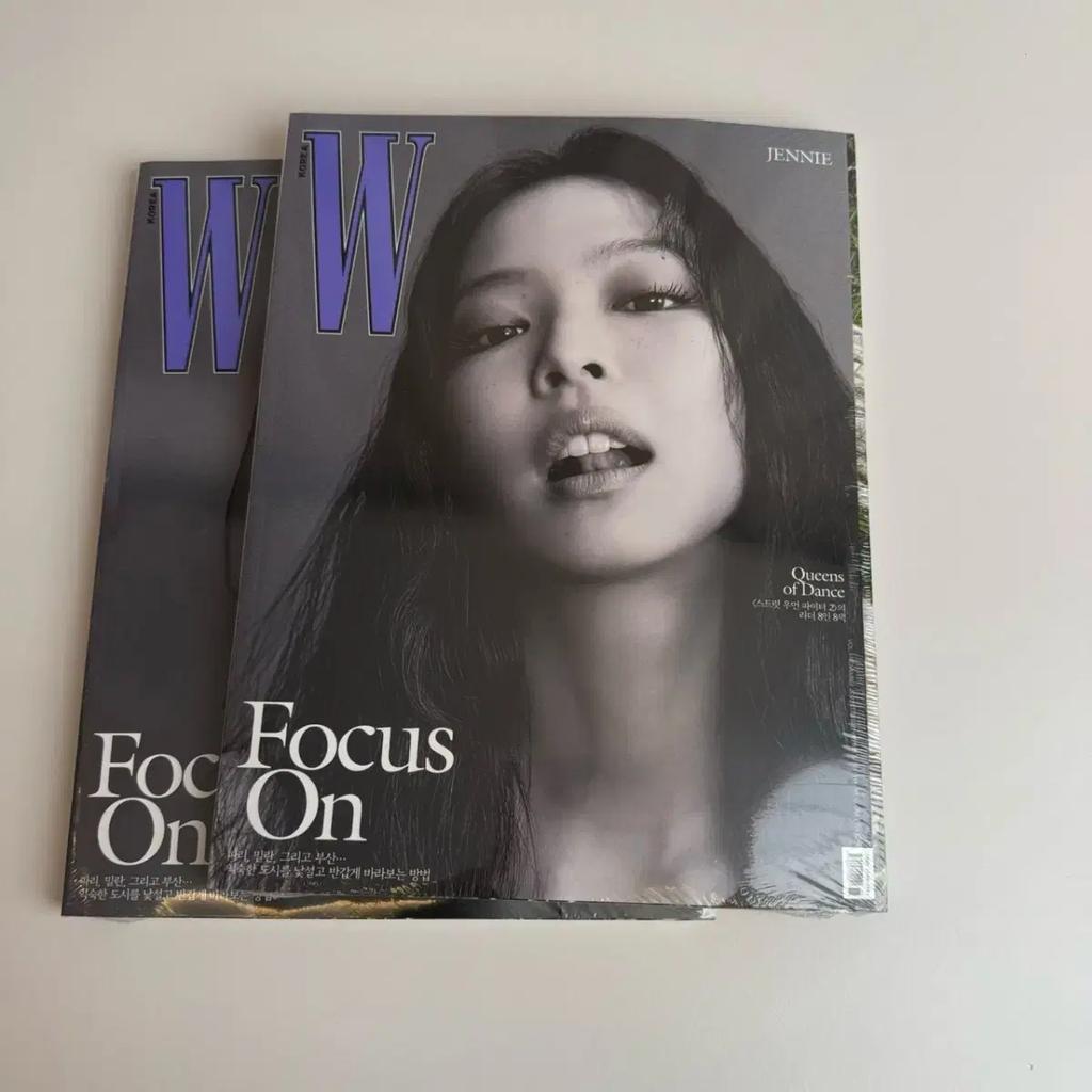 Revista W Korea Jenny Gravure Foco em Conjunto de 3 Peças Usado