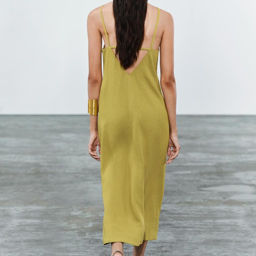 green emerald velvet dress Zara Green One Shoulder Dress  LeivItOrLoveIt
