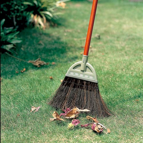 Azuma Compo-Niwaniwa Long Handle Outdoor Broom, 27cm Bristles, 129cm Total Length, Moderately Flexible for Easy Sweeping, Mixed Bristles 177