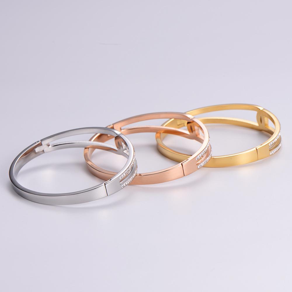 AML Christmas Winter Holiday Bracelet - Festive Accessory for Girls