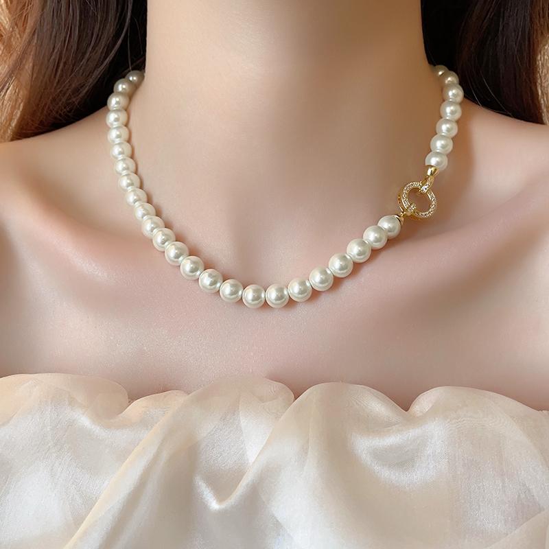 Nová stylová Retro Lehká Luxusní Náhrdelník ze Skleněných Korálků Dámský Dárek Party Šperk Náhrdelník 2024