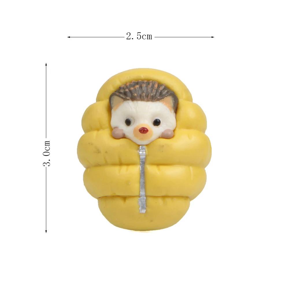 Mini Hedgehog in Sleeping Bag Ornament Miniature Figurines Gift Toy for Kids Children Baby Room Desk Garden Home Decoration