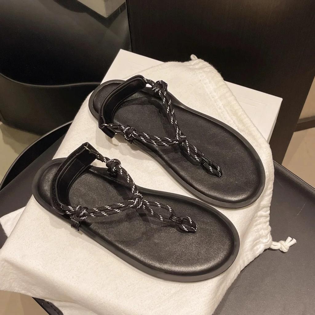 Comfortable Flat Bottom Thong Sandals Women's Summer New Style Retro Fashionable Beach Slippers Trendy Design Sensation