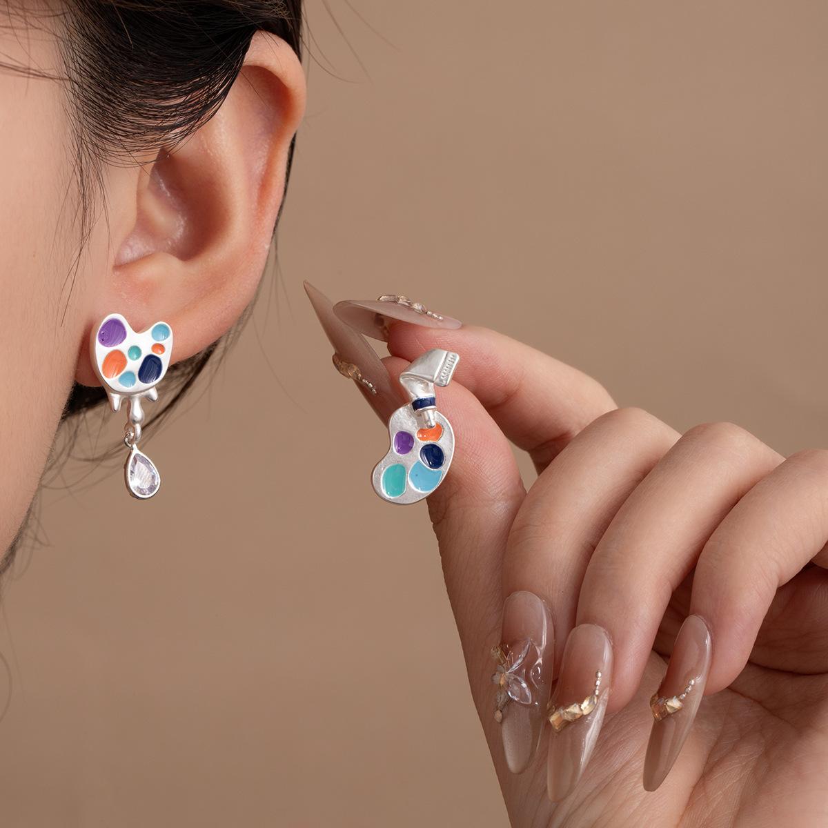 Мультяшные неправильные разноцветные серьги-гвоздики со стразами, женские нишевые персонализированные серьги, серьги модного дизайна