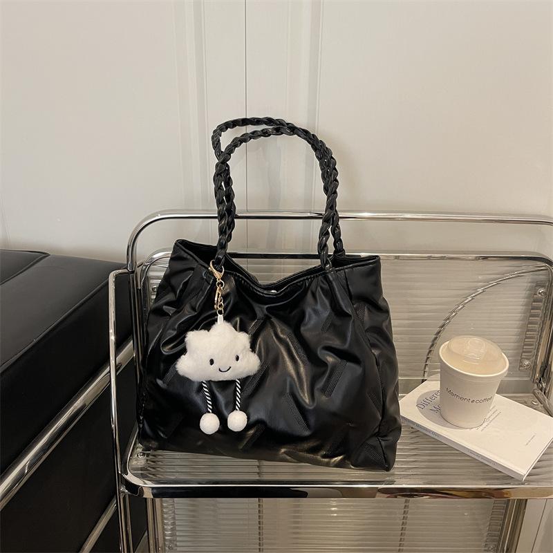 

Solid color simple commuter large-capacity tote bag women s casual personality Korean version ins versatile premium shoulder bag No pendant чёрный