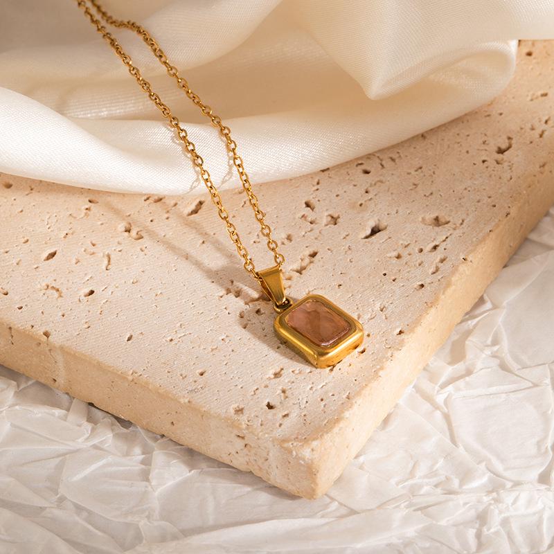 European & American Titanium Steel Necklace, Non-fading, Versatile, Fashionable Multi-color Square Pendant.