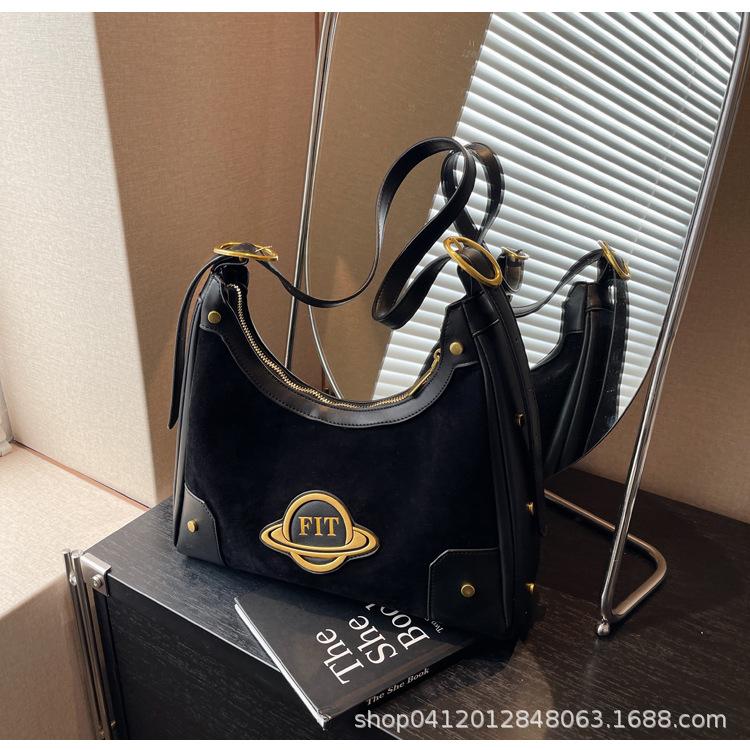 

Autumn and winter matte shoulder bag women s 2025 new trendy retro tote bag versatile large-capacity shoulder schoolbag backpack чёрный