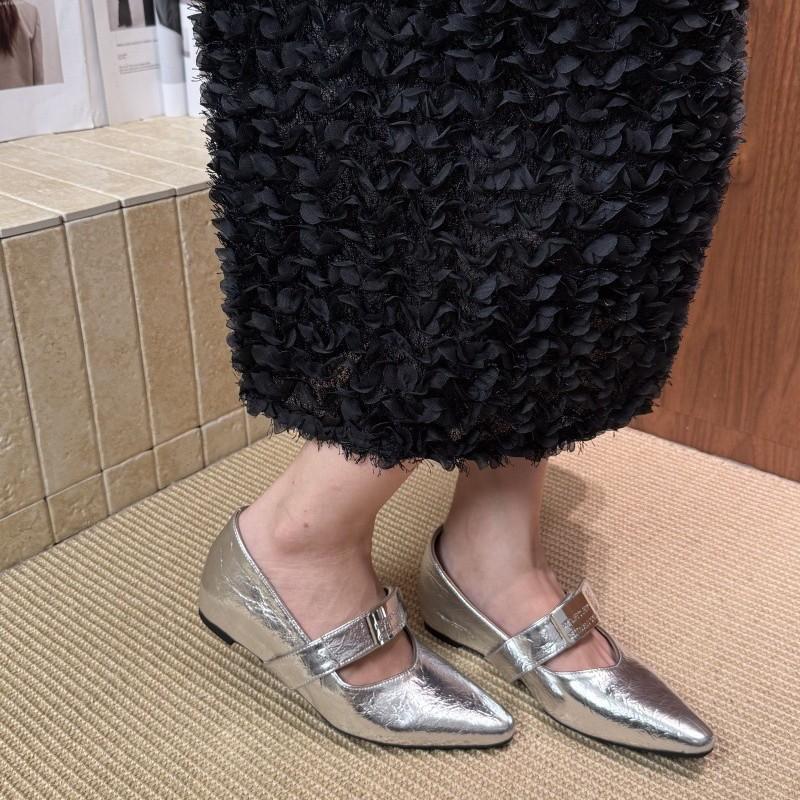 2025 new pointed one-word with rhinestone rivets inner height increase Mary Jane shoes shallow mouth versatile commuter work shoes