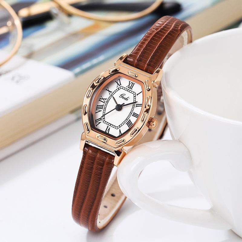 Retro Wine Barrel Type Women'S Watch Small Dial Roman Scale Belt Watch Women'S Quartz Watch