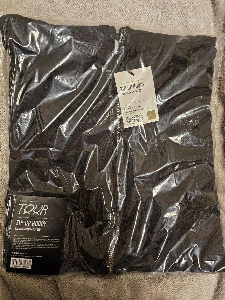 [USED] BTS MAP OF THE SOUL TOUR Zip Hoodie (Size M)