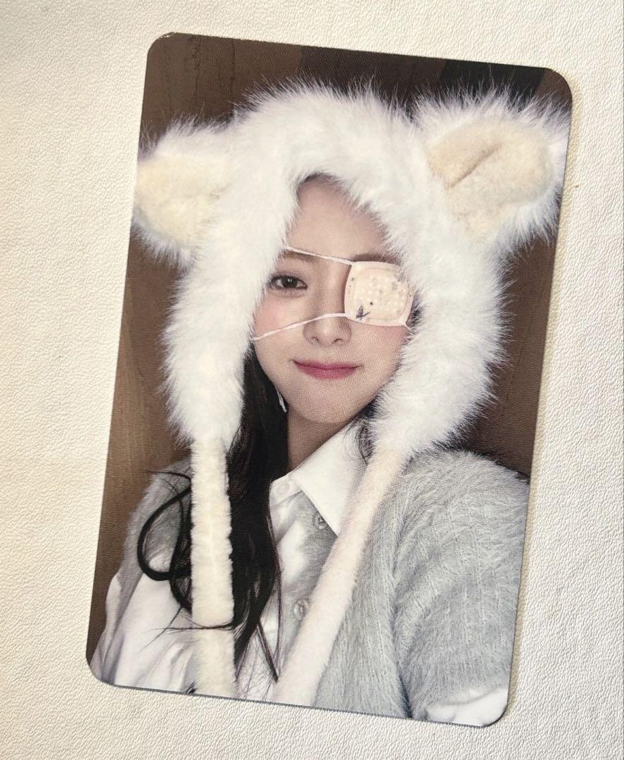 

[USED] ITZY Yuna GOLD makestar autograph session limited fox trading card