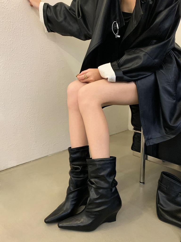 2025 Spring New Pointed Retro Martin Boots Design Sense Pleated Pile Boots Slope Heel Wide Tube Boots Women