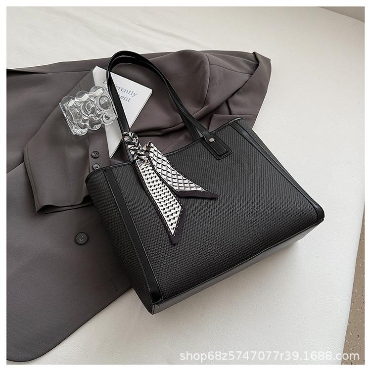 2025 New Commuting Simple and Versatile Handbag Shoulder Bag for Women Large Capacity Fashion Tote Bag Silk Scarf Bag