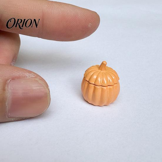 Seasonal Autumn Decor Items 1:12 Miniature Pumpkin Shaped Casserole Pot Model, Metal Bowl Figurine Still Life Photography Props with Lid, Mini