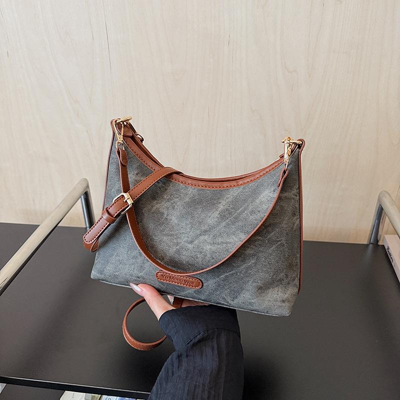 Premium Dumpling Bag Women's Autumn and Winter New Retro Casual Shoulder Bag Daily Commuter Messenger Bag