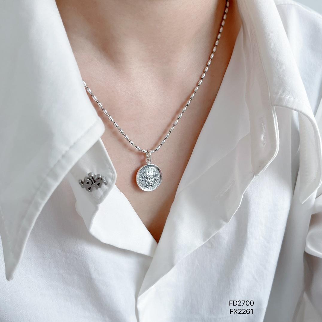 

Pure Silver 999 Old Hammer Pattern Yellow God of Wealth Round Pendant