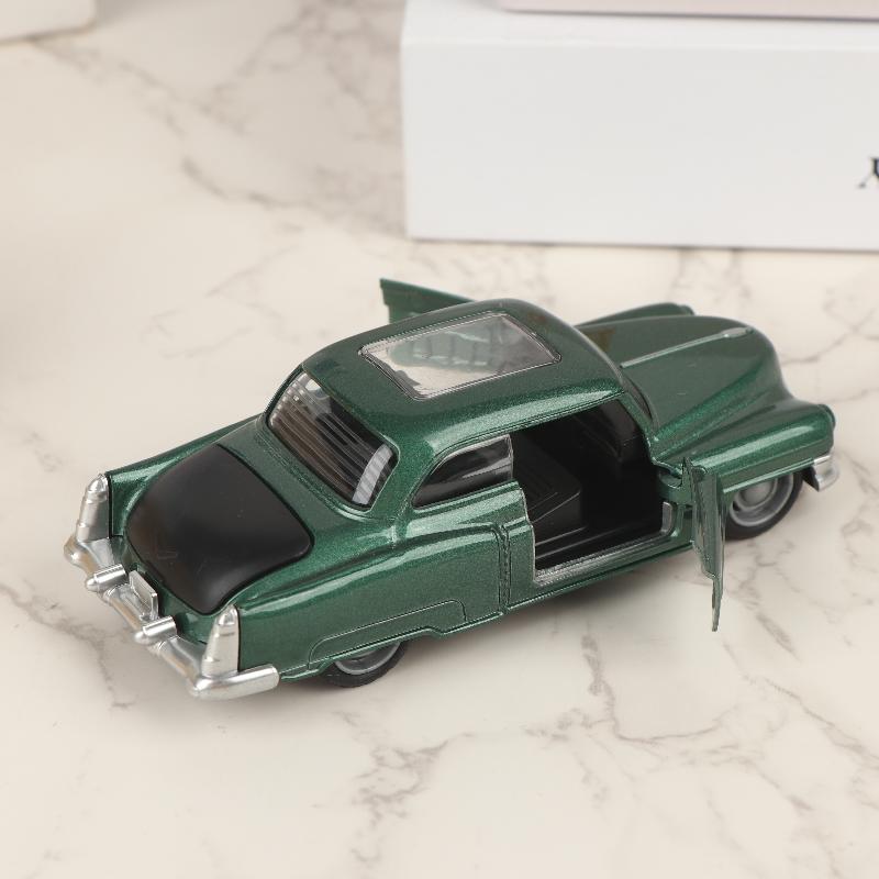 1/36 Realistic Alloy Car Model Retro Pull Back Car Toy Die-Cast Metal Toys Car Desktop Ornaments Home Office Decoration