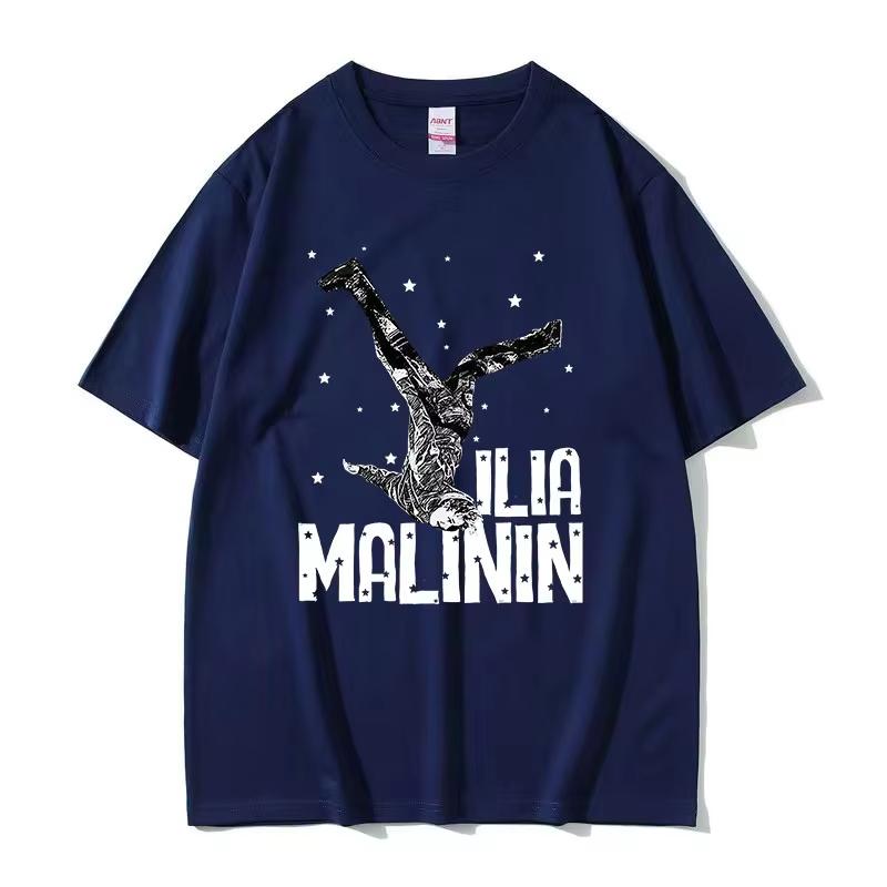 2026 Ilia Malinin Salto Quadruplo Pattinaggio su Ghiaccio Grafica T-shirt Unisex Moda Vintage Manica Corta Comoda e Versatile T-shirt Larga