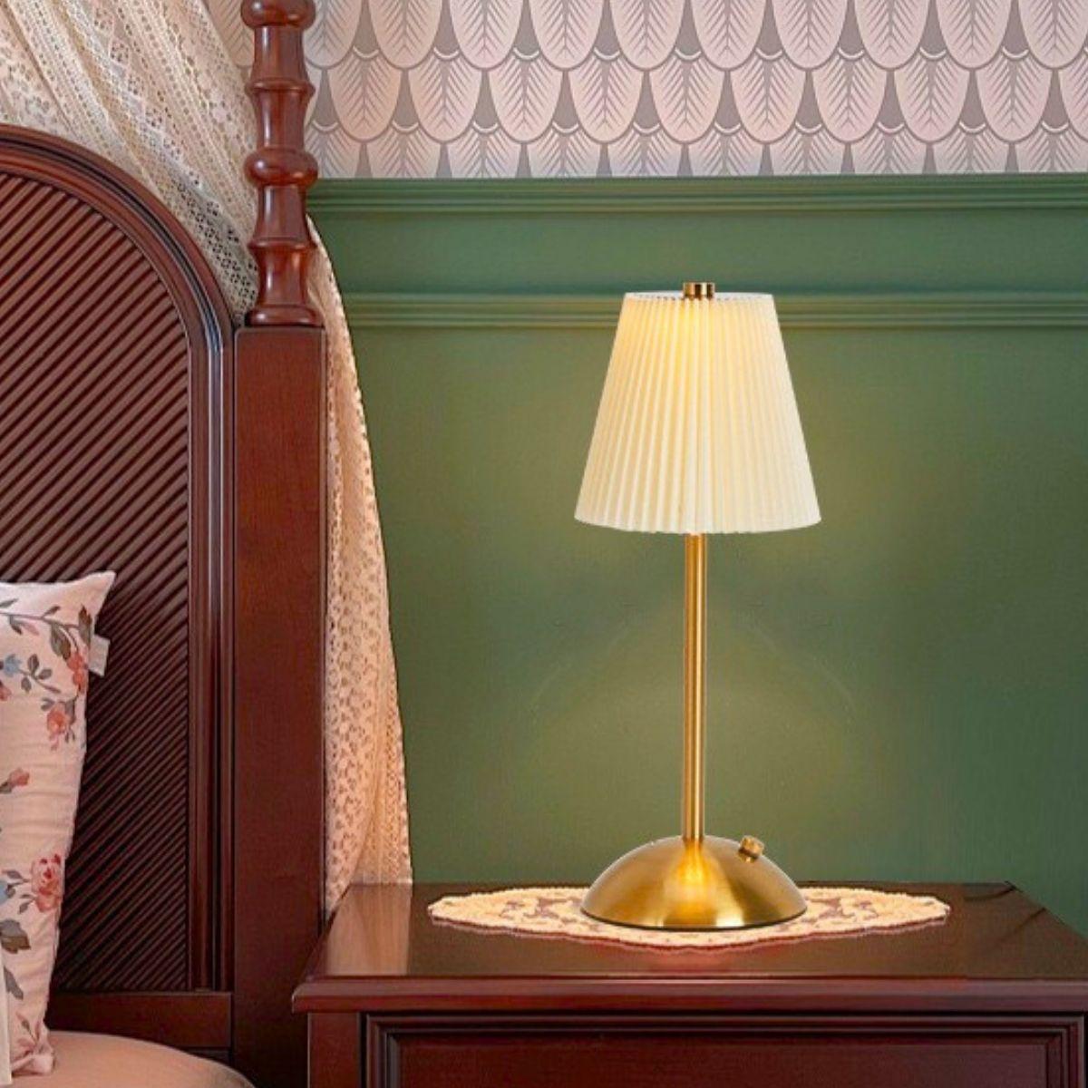 

Minimally pleated decorative desk lamp with touch charging three color LED lights for bedroom and living room decoration Warm White слоновая кость