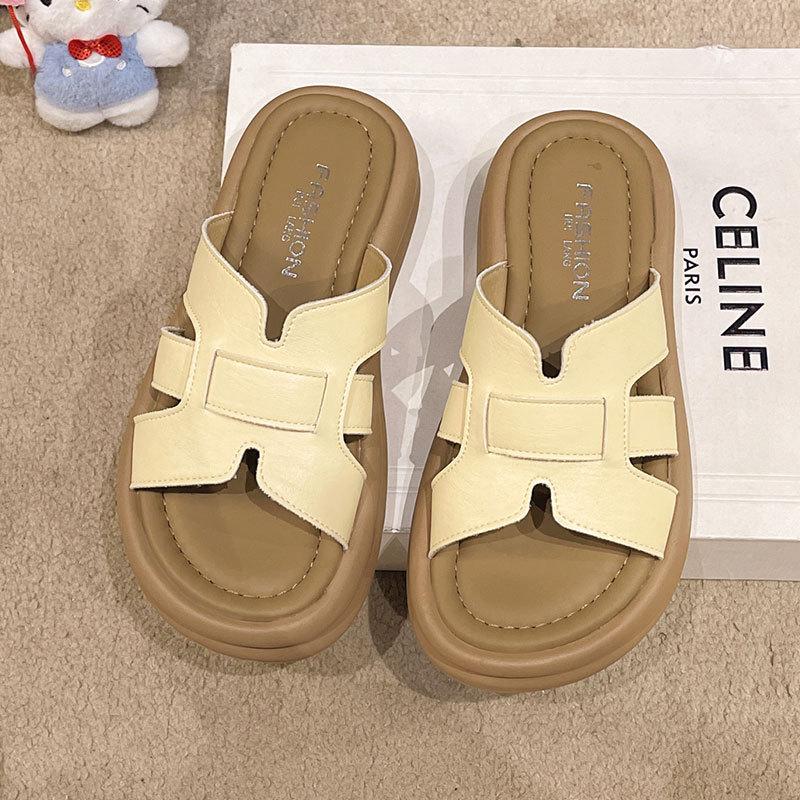 

With skirt, anti-skid sandals for stepping on shit, beach one-word drag women s summer wear 2025 new thick-soled silver cool slippers 35