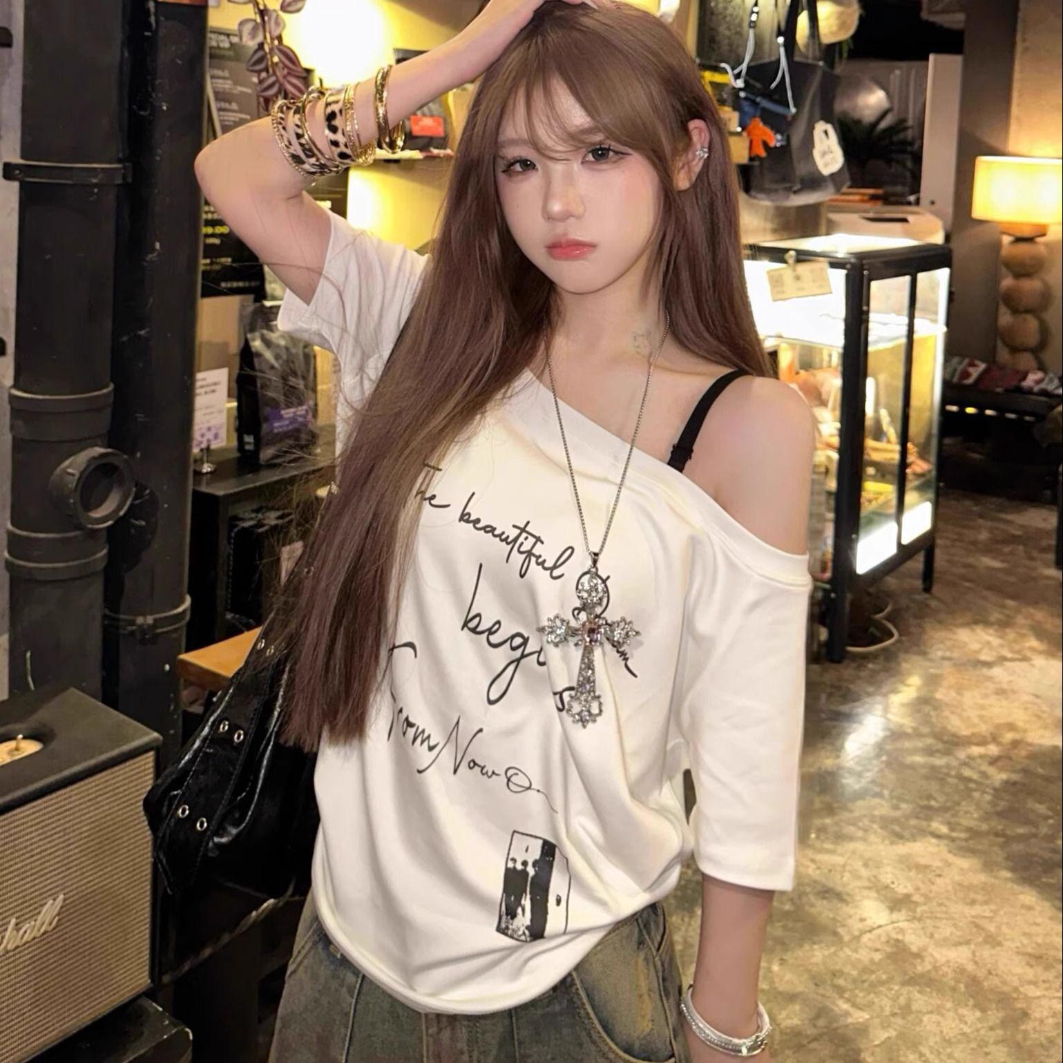 

Off-the-Shoulder Printed Short-Sleeve T-Shirt for Women, Summer Casual Loose Fit, Diagonal Neck Top. XXL белый