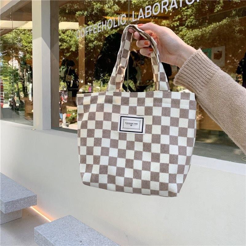 Chic Vintage Plaid Checkered Tote Lunch Bag For Moms Stylish Insulated Carrier