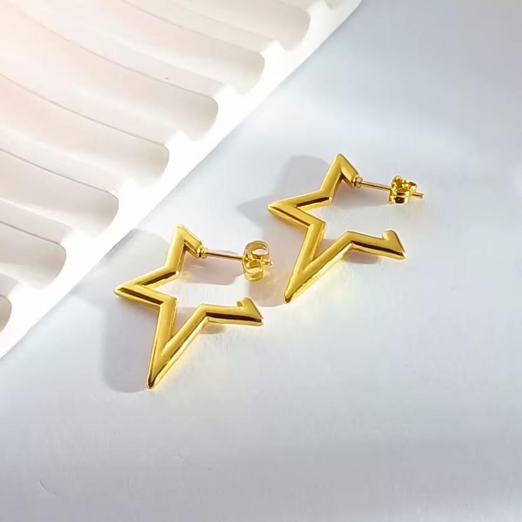 Retro Geometric Minimalist Earrings For Women, Fashionable Pentagonal Star Earrings, Versatile And Stylish Earrings For Daily Use