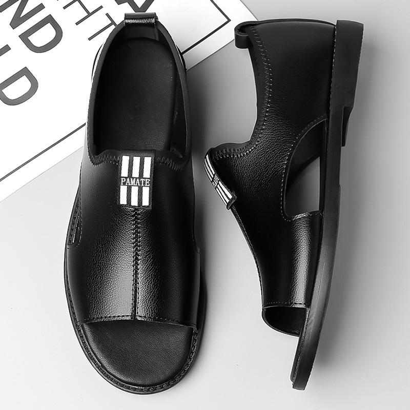 Pánské sandály léto 2025 nové pánské plážové prodyšné protiskluzové venkovní nošení ležérní římské kožené sandály pánský trend