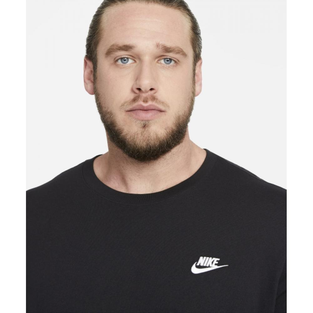 Nike SporTswear Club T shirT M   Black whiTe  Ar4999 013