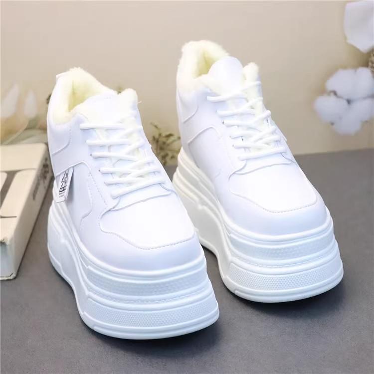 2025 spring popular versatile soft sole new little white shoes wear-resistant thick baseplate shoes inner height increase women's shoes small man