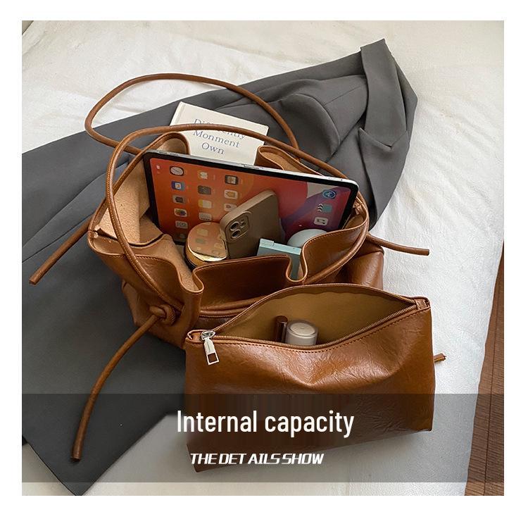 High-End Women's Large Capacity Textured Crossbody Drawstring Shoulder Bag for Casual Outdoor Use