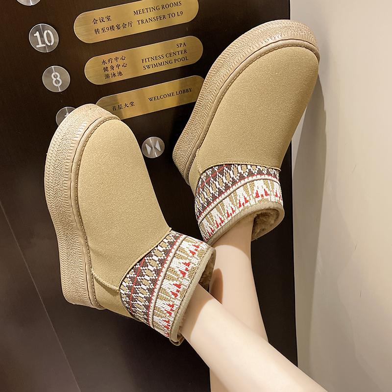 Fashion Platform Snow Boots Women's 2025 New Winter Fleece Fur Integrated Cotton Boots Non-slip Northeast Large Cotton Shoes