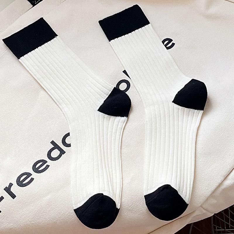 

Autumn and Winter Women s Socks: Double-needle Vertical Stack Socks, Solid Color Mid-calf Women s Socks, Black and White Long Socks 1 pair чорний