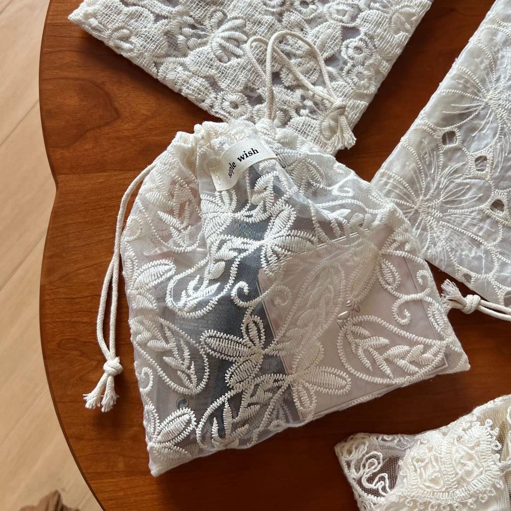 

Hollow Out Lace Drawstring Storage Bag Portable Small Makeup Bag Jewelry Storage Bag Cosmetics Bag Style 3
