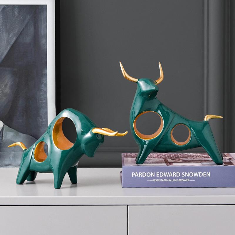 Resin Handicrafts Creative Bullfighting Ornament, Entrance Decoration, Nordic Light Luxury Decoration
