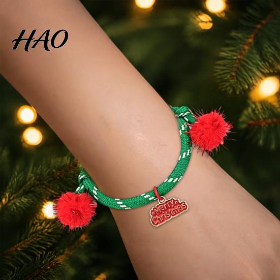 Cute Snowman Wrist Decor Christmas Bracelets, Red Green String Bracelet, Adjustable Rope Bracelet with Stackable Bell Charm And Tinsel Pom Poms,