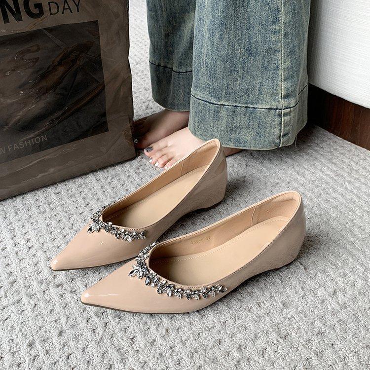 

[Youshilai] 2025 new French evening wind rhinestone pointed flat shoes women s shallow mouth inner height-increasing shoes 40