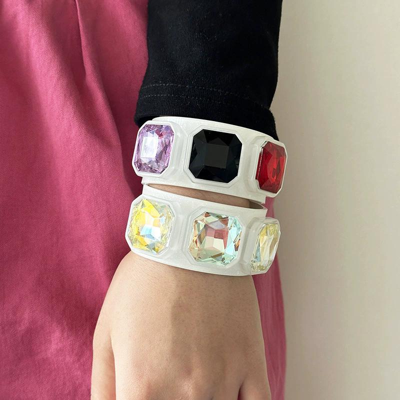 Colorful Acrylic Inlaid Quartz Stone Open Bracelet Fashionable Trendy And Personalized Jewelry Gift For Friends