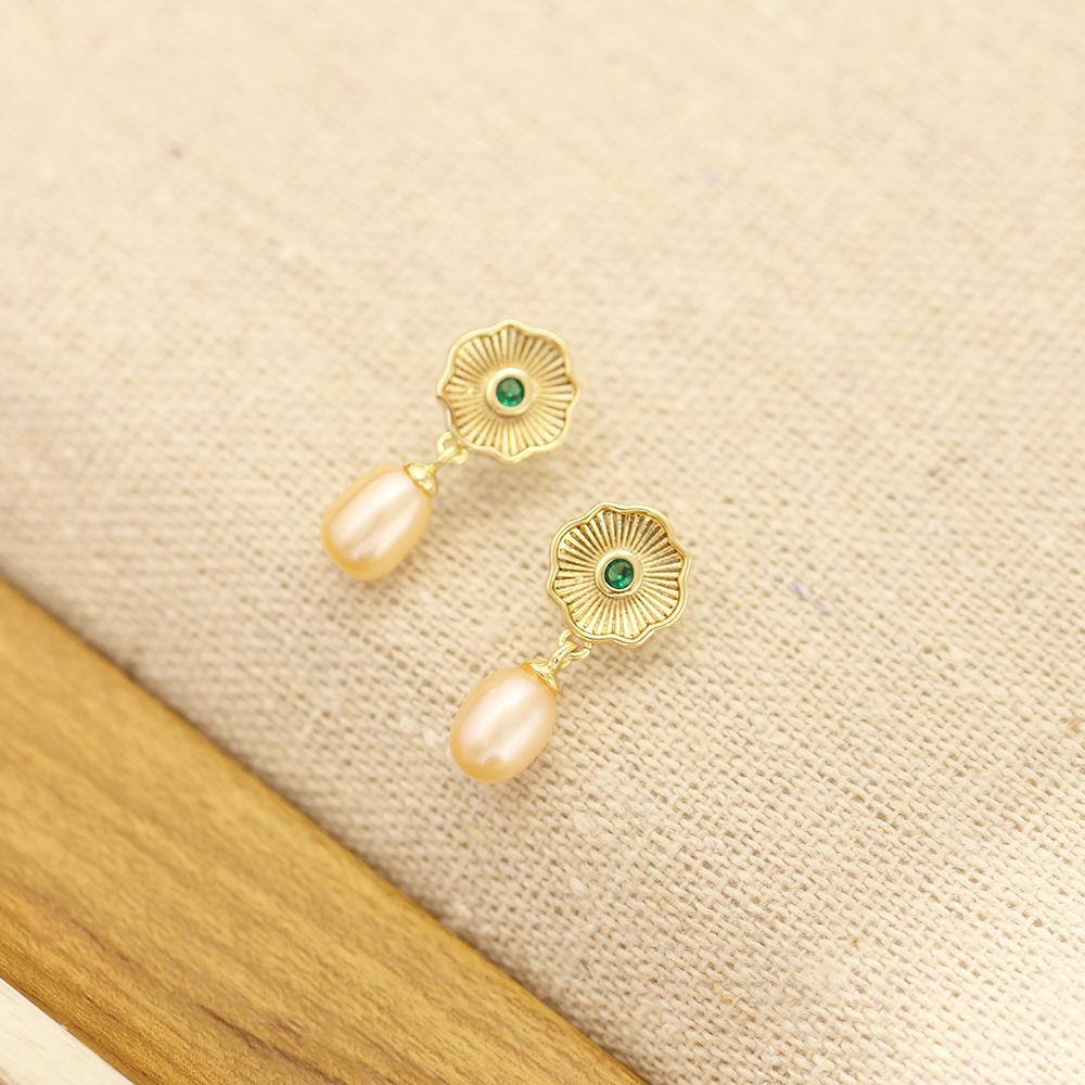 S925 Silver Needle Chinese Retro Lotus Leaf Gold Edge Freshwater Pearl Pendant Flower Stud Earrings Women's Fashion Temperament Earrings